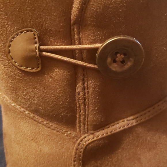 Winter Boot Sale - Picture 4 of 8